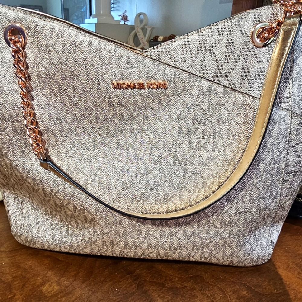Michael kors tote purse